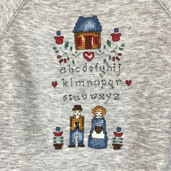 Needlepoint Sampler Sweatshirt Size Small Gray Heather Pullover Cotton Blend Vtg - Picture 2 of 4